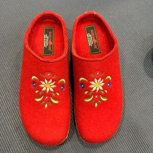 Haflinger Wool Floral Embroidery Grizzly Classic Slipper Clogs Red 41/10